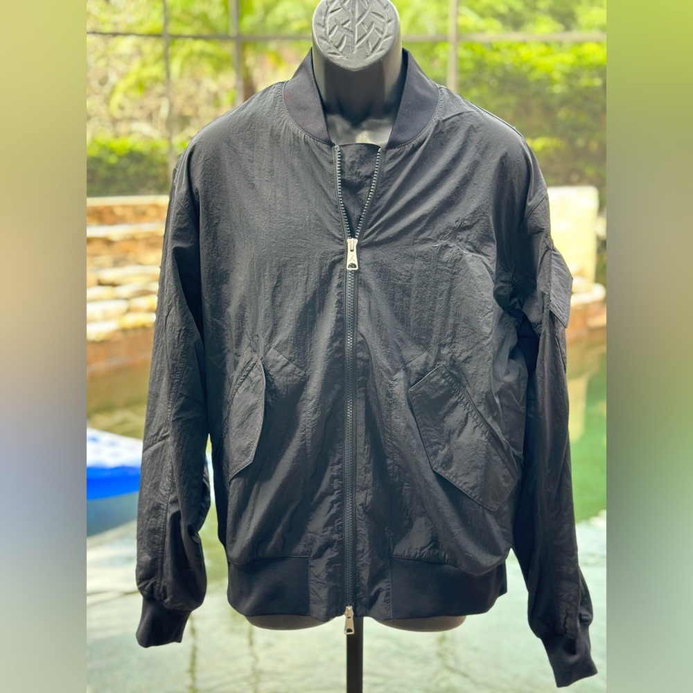 JORDAN RENEGADE ESSENTIALS LIGHTWEIGHT JACKET FN4623-010